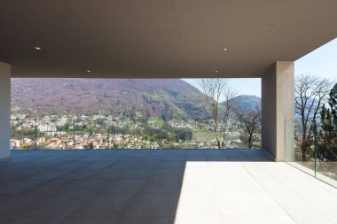 Muhteşem manzaralı büyük Teras