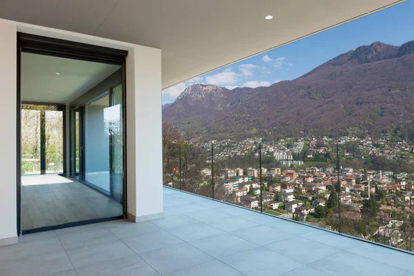 Gran terraza con espléndidas vistas — Foto de Stock