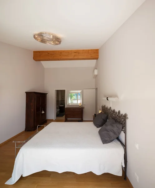 Modern huis appartement, slaapkamer, uitzicht — Stockfoto