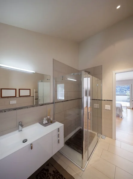 Interiores de apartamento moderno, baño — Foto de Stock