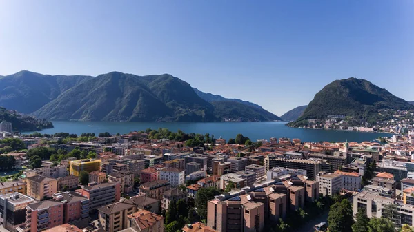 Luftaufnahme der Stadt Lugano — Stockfoto