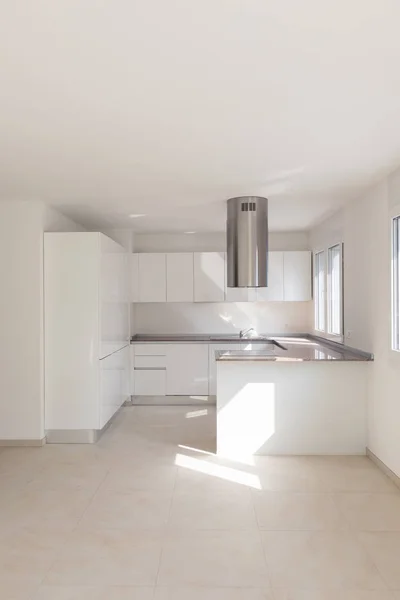 Modern appartement, lege ruimten, keuken — Stockfoto