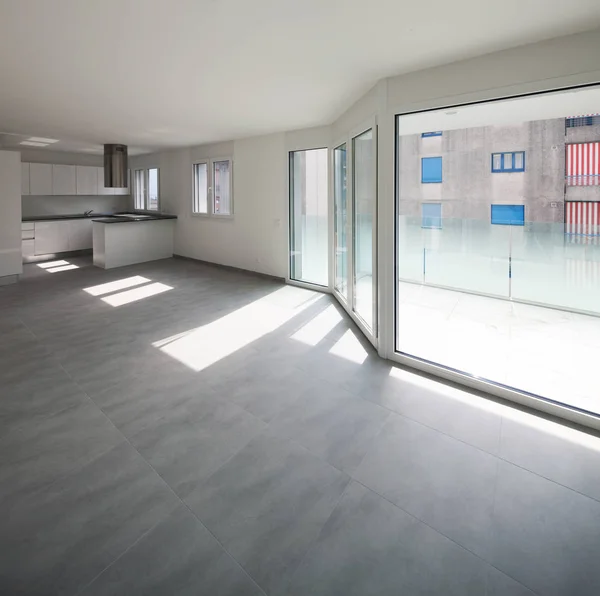 Puste mieszkanie nowoczesne, puste przestrzenie i białe ściany — Zdjęcie stockowe