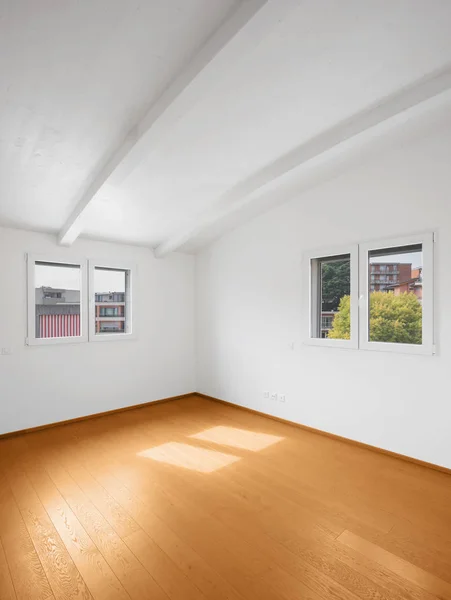 Intérieur de l'appartement moderne, chambre vide — Photo