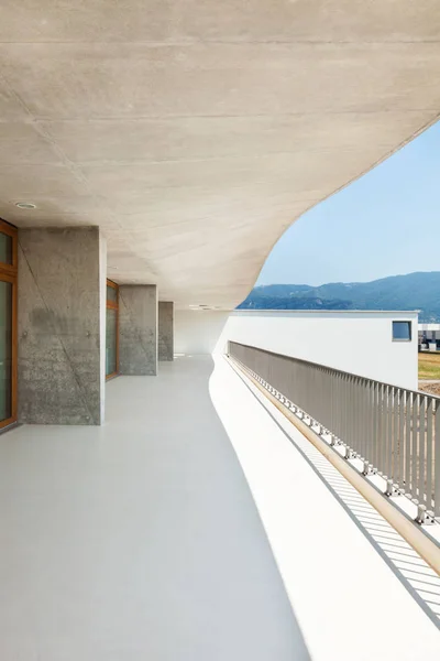 Nueva Arquitectura Escuela Moderna Vista Desde Balcón —  Fotos de Stock