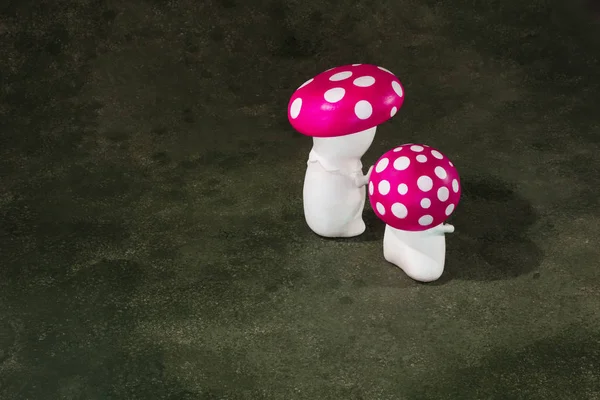 Dois cogumelos cerâmicos — Fotografia de Stock