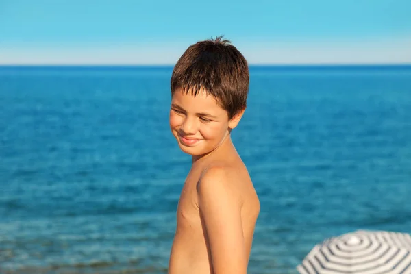 Porträt eines kleinen Jungen — Stockfoto