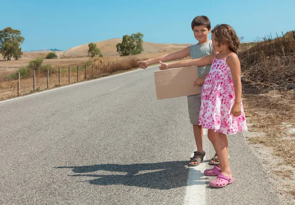 Porträt zweier Kinder — Stockfoto