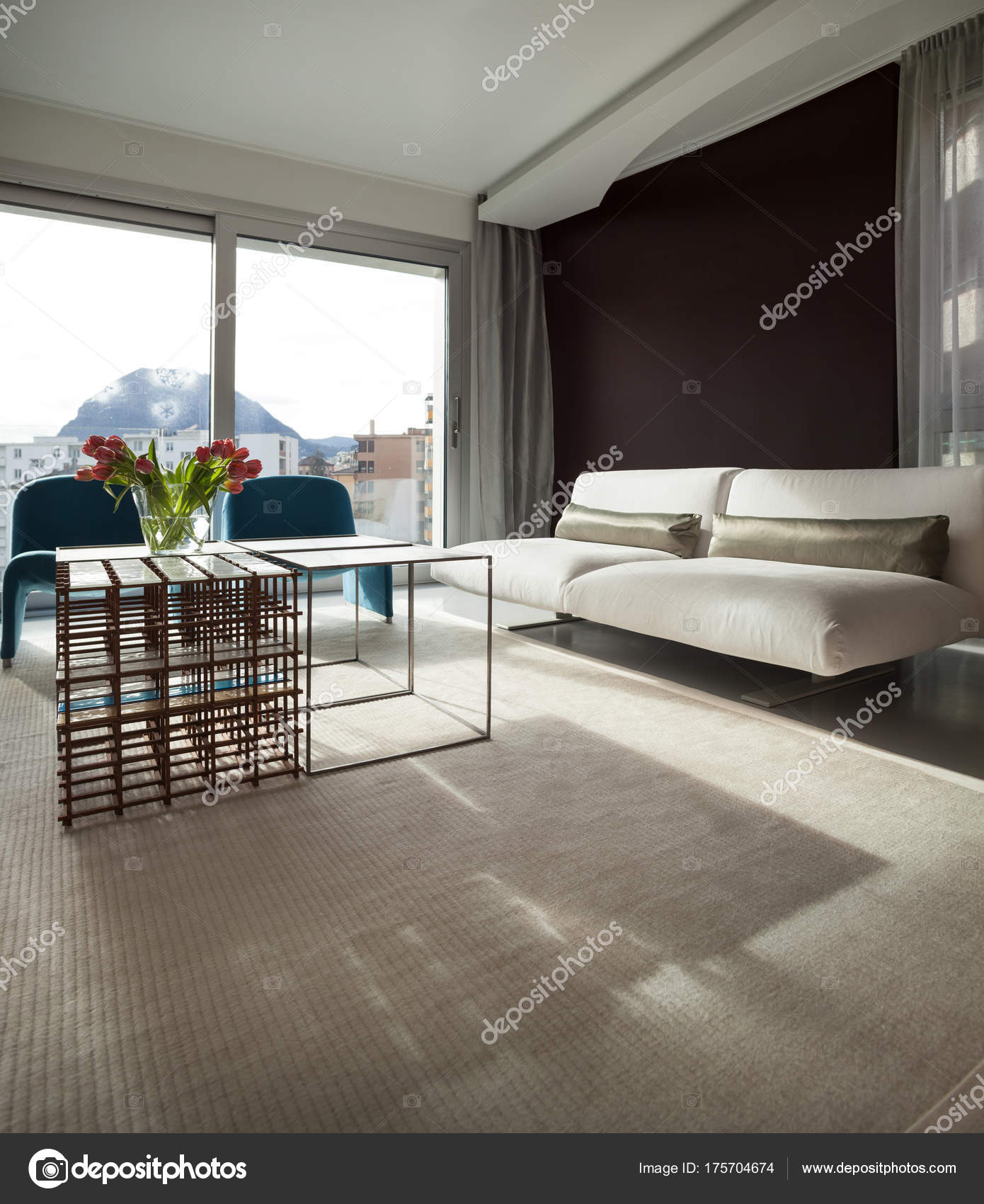 Appartamento di lusso, confortevole soggiorno — Foto Stock © Zveiger ... Appartamento di lusso, confortevole soggiorno — Foto Stock © Zveiger ...