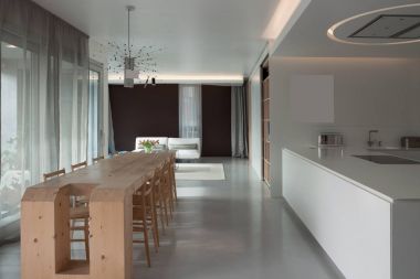 Lüks daire, ahşap yemek masası