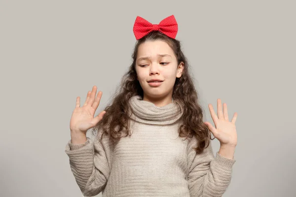 Girl with red bow — Stock Photo, Image