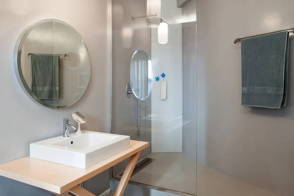 Apartamento de lujo, baño moderno — Foto de Stock