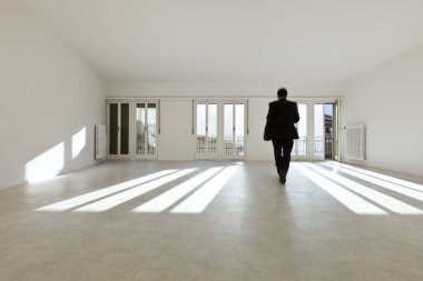 Tarihi merkez, içeride kimse yok boş daire kaplandı