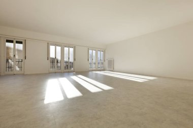 Tarihi merkez, içeride kimse yok boş daire kaplandı