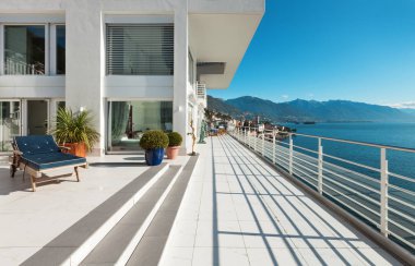 Güzel çatı, Teras