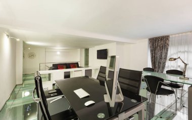 İç, geniş çatı, stüdyo