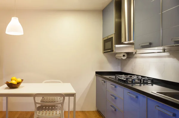 Cozinha doméstica confortável — Fotografia de Stock