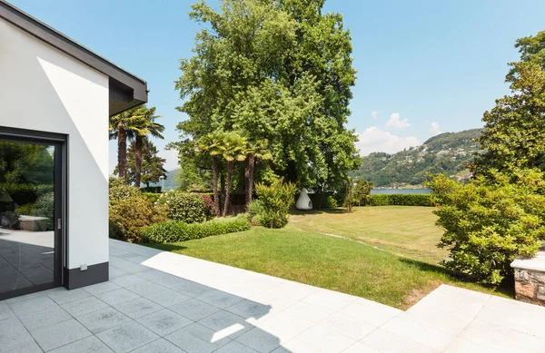 Beyaz villa, veranda