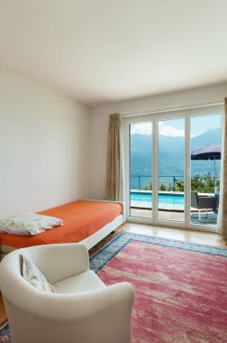 bir evin iç yatak odası