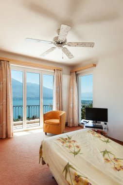 bir evin iç yatak odası