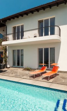 House, Yüzme Havuzu