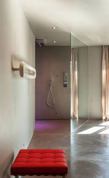 Сучасний будинок, інтер'єр, ванна кімната — стокове фото