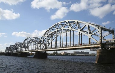 riga litvia güzel köprü
