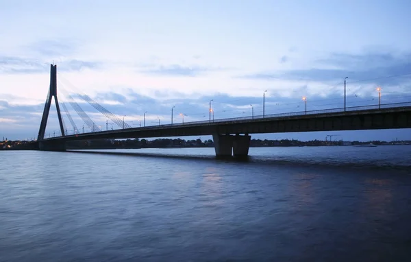 Hermoso puente en Riga Litvia — Foto de Stock