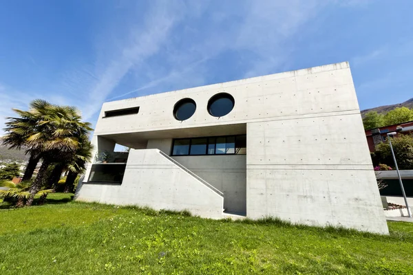 Casa moderna en cemento — Foto de Stock