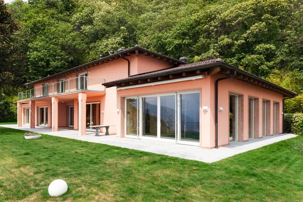 Nice villa, outdoors — Stock Photo, Image