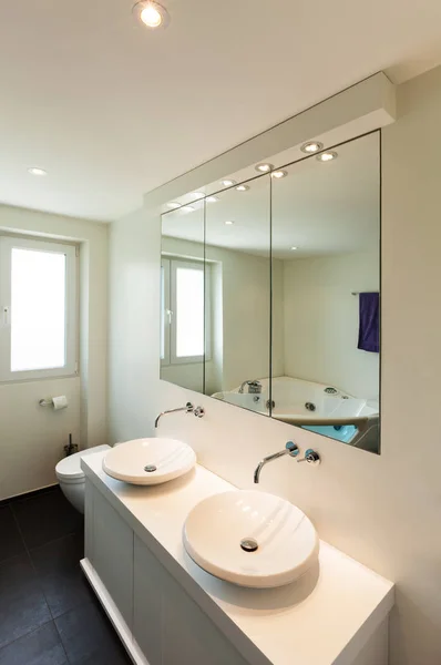 Интерьер, ванная комната — стоковое фото