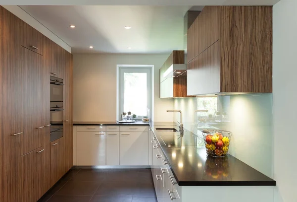 Haus, moderne Küche — Stockfoto