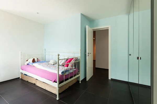 Haus, schönes Schlafzimmer — Stockfoto