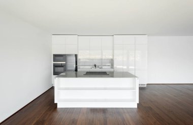güzel boş daire, beyaz mutfak
