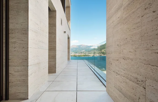 Terraza de un edificio moderno — Foto de Stock