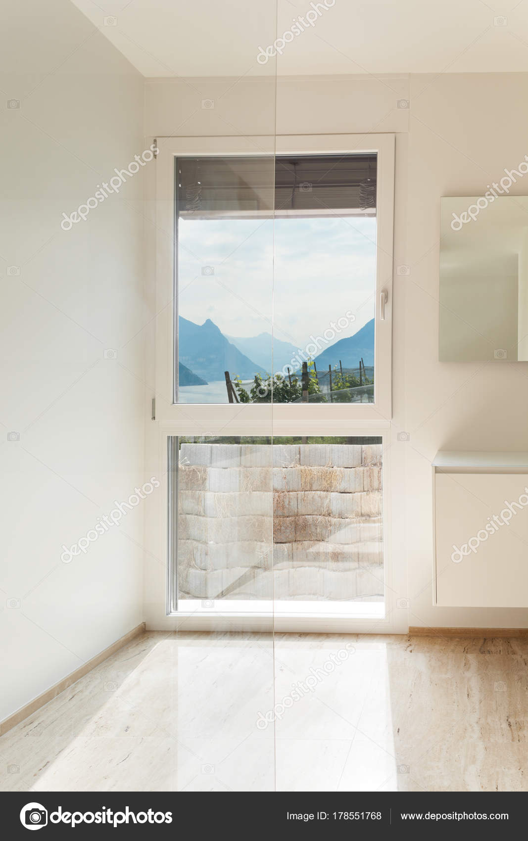 Mooie Moderne Badkamer Marmeren Vloer — Stockfoto © Zveiger #178551768 Mooie Moderne Badkamer Marmeren Vloer — Stockfoto © Zveiger #178551768
