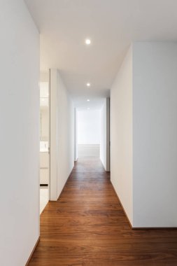 Modern ev, koridor