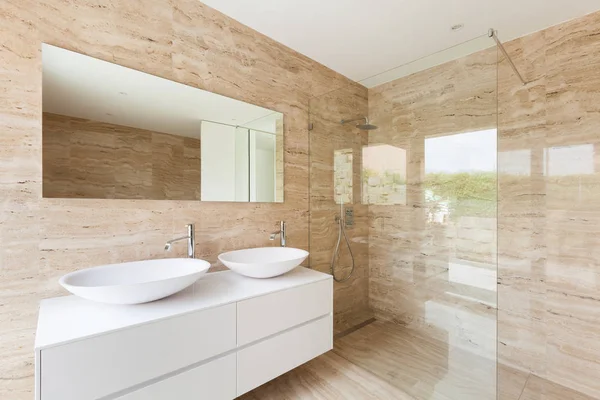 Mooie Moderne Badkamer Marmeren Muren — Stockfoto