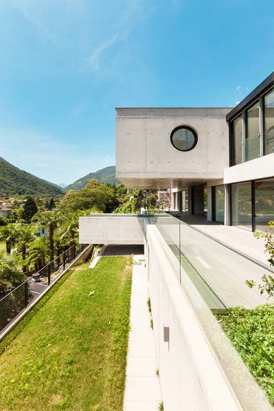 Schönes modernes Haus in Zement — Stockfoto