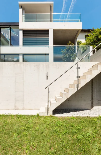 Maison en ciment, extérieur — Photo