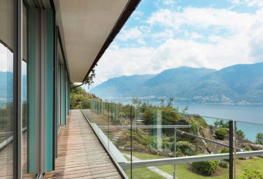 Modern ev, içeride kimse yok