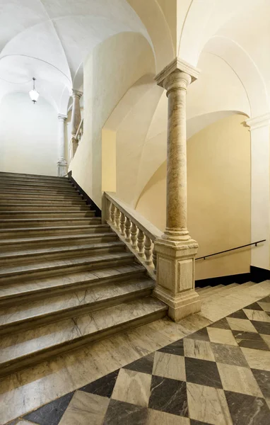 Marmortreppe — Stockfoto