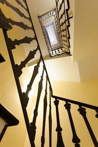 İç merdiven, tutun ev