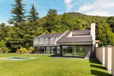 Güzel villa, açık