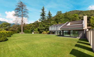 Güzel villa, açık