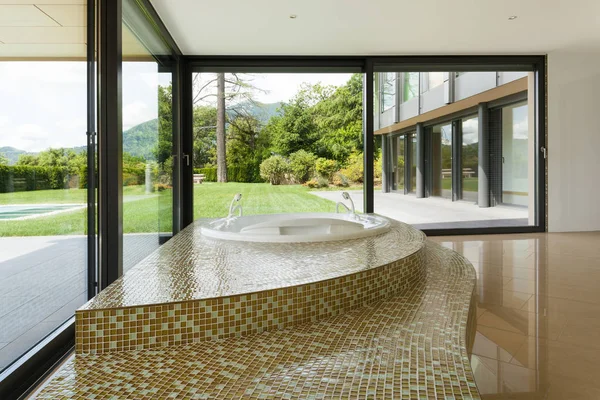 Beautiful bathroom — Stock Photo, Image