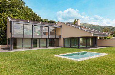 Güzel villa, açık