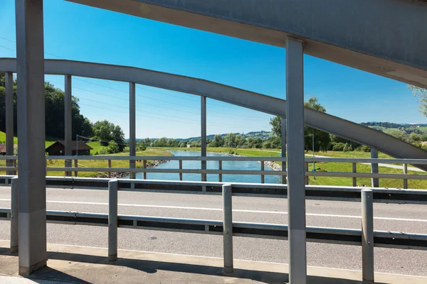 demir köprü İsviçre üzerinden geçer yol