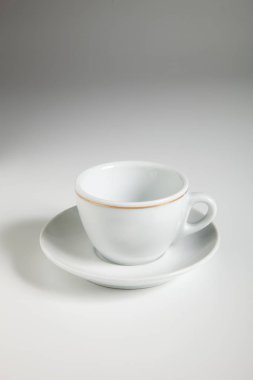 Seramik espresso fincan beyaz arka plan üzerinde