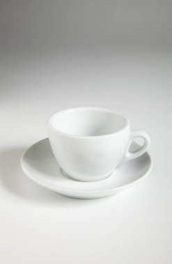Seramik espresso fincan beyaz arka plan üzerinde